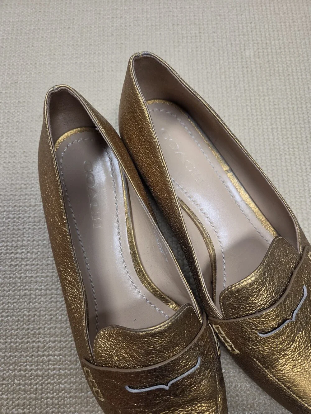 Coach Naomi Metallic Gold Copper Leather Pointed Toe Penny Loafers Size 8